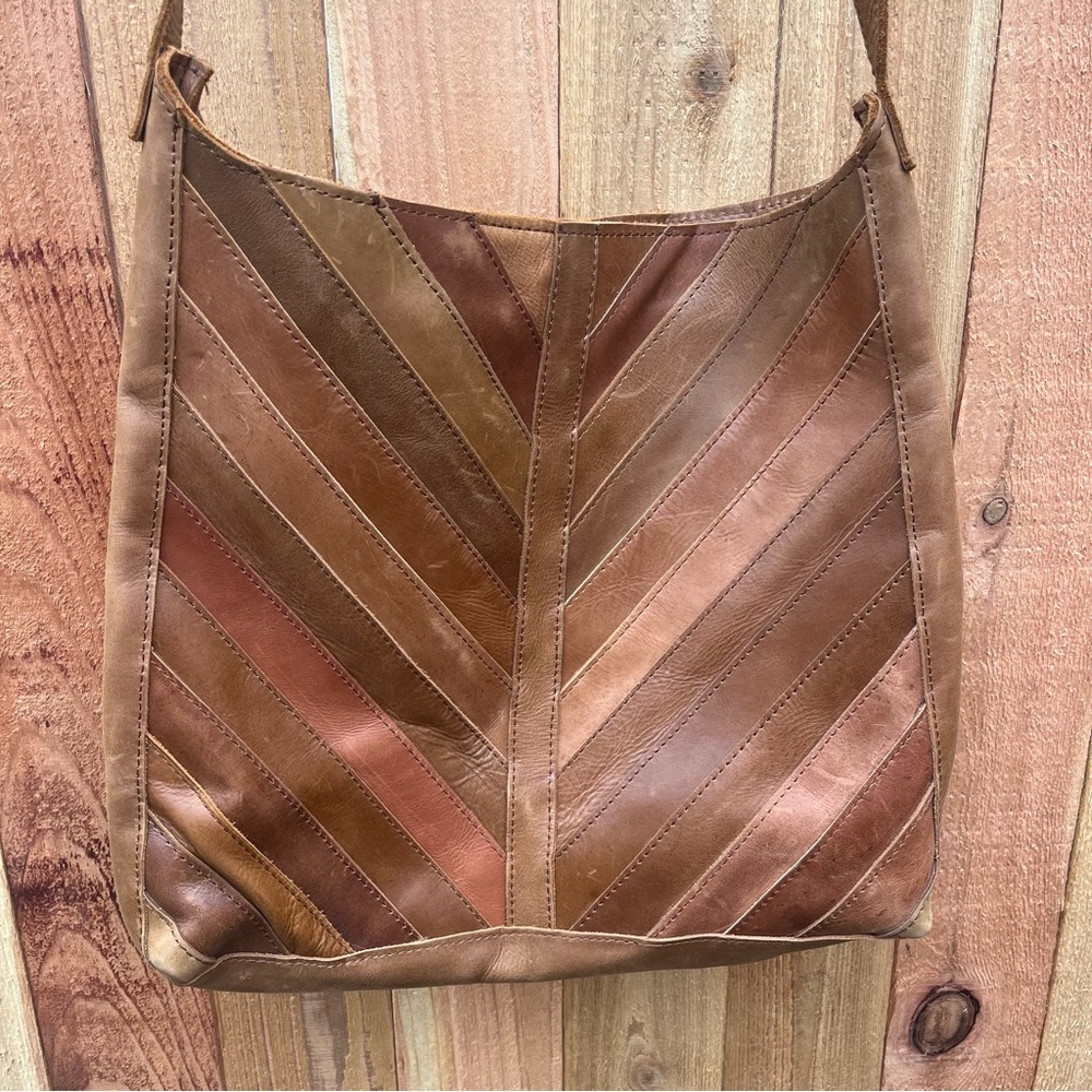 Raven and Lily Leather Crossbody Chevron Style Bag Large